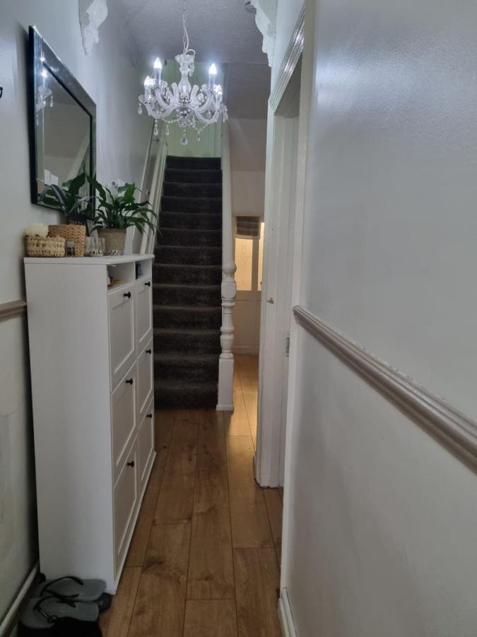Private Luxury Double Room In Кардиф Екстериор снимка