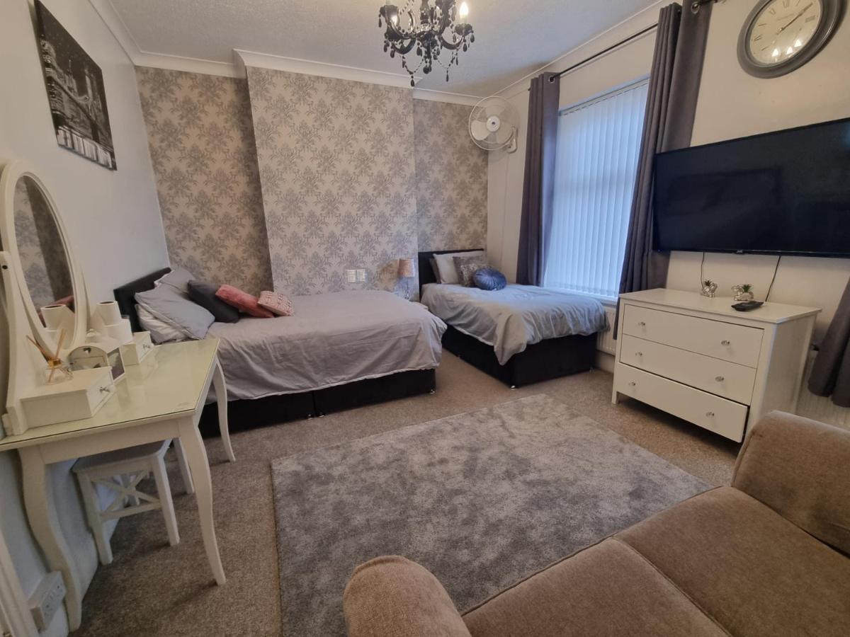 Private Luxury Double Room In Кардиф Екстериор снимка