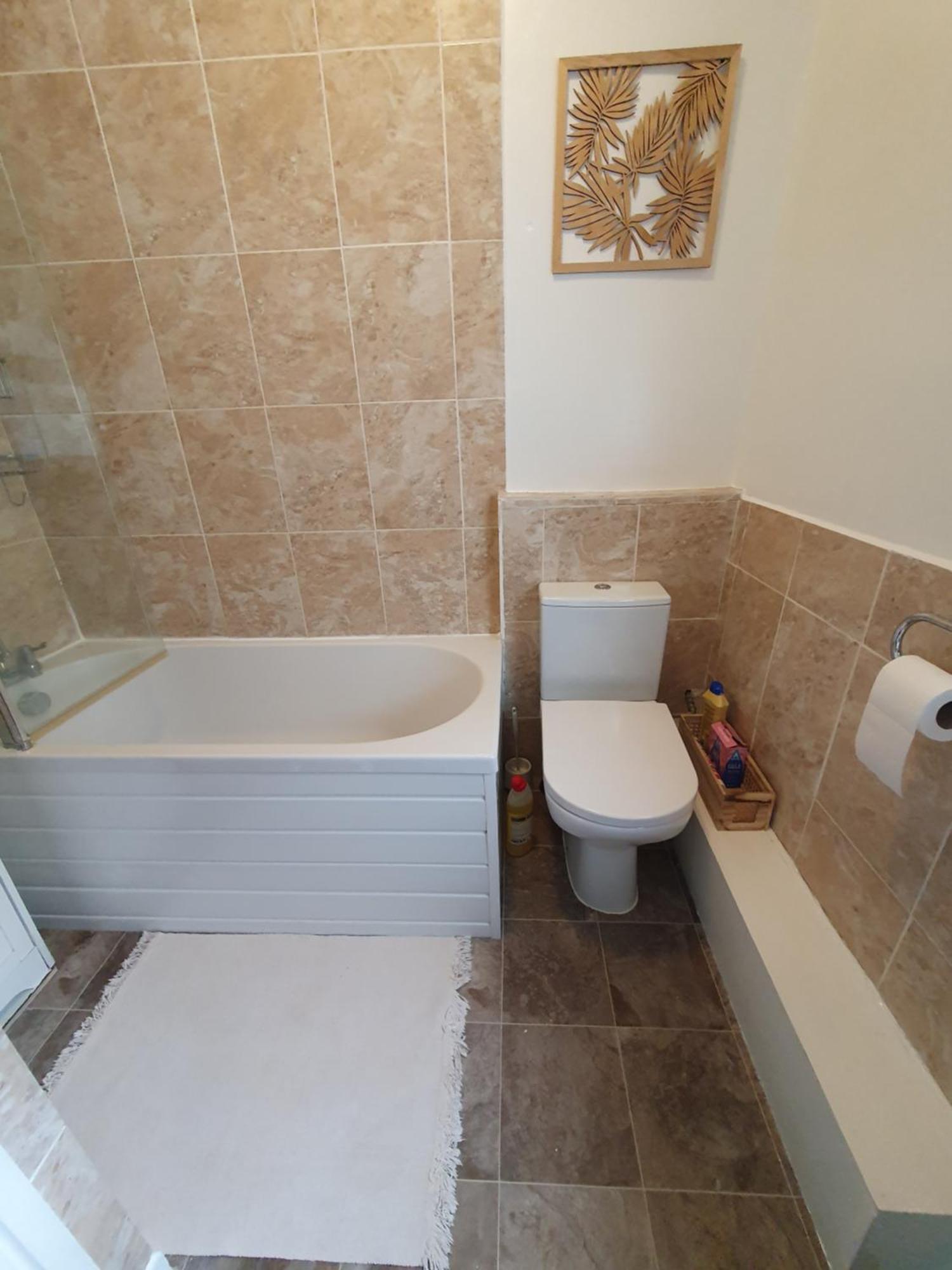 Private Luxury Double Room In Кардиф Екстериор снимка