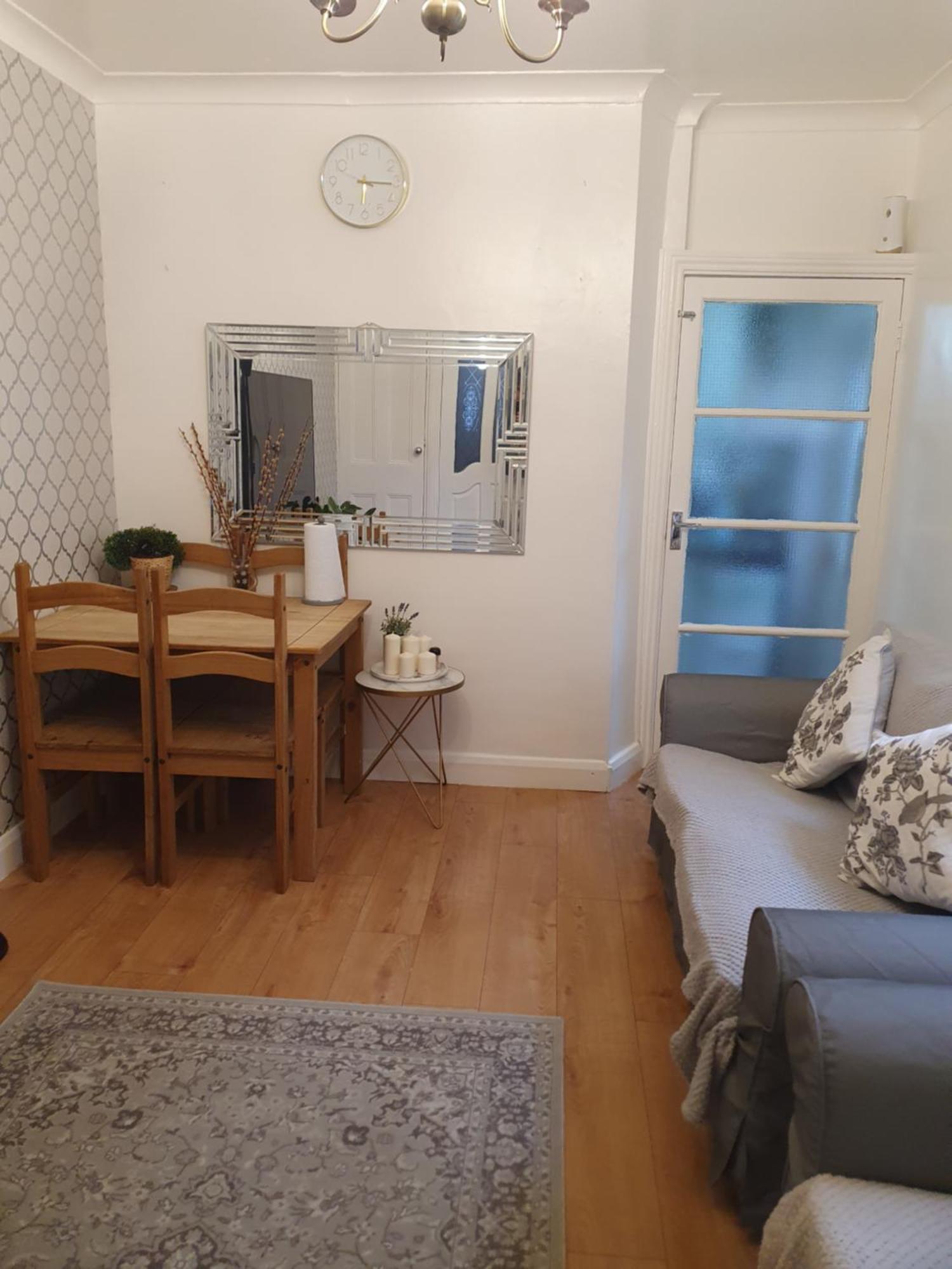 Private Luxury Double Room In Кардиф Екстериор снимка